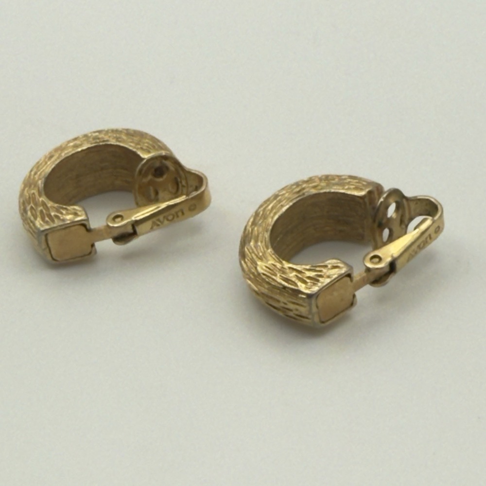 Avon Gold Tone Textured Bark Clip On Earrings Half Hoop J-Hoop Fashion Jewelry - Picture 9 of 14